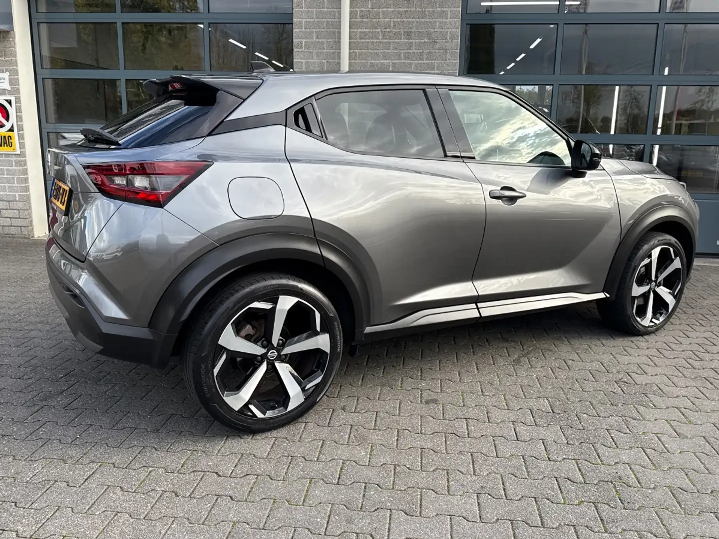 Nissan Juke 1.0 DIG-T N-Design | CAMERA | BOSE | Grijs - 2