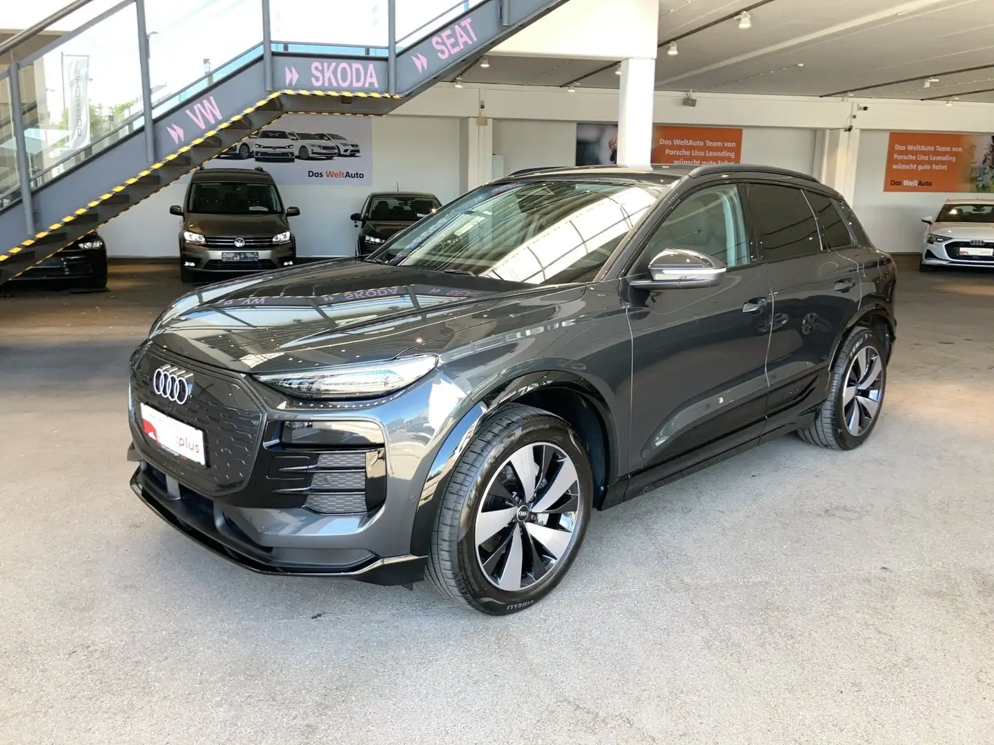 Audi Q6 e-tron e-tron 185 kW Grau - 1