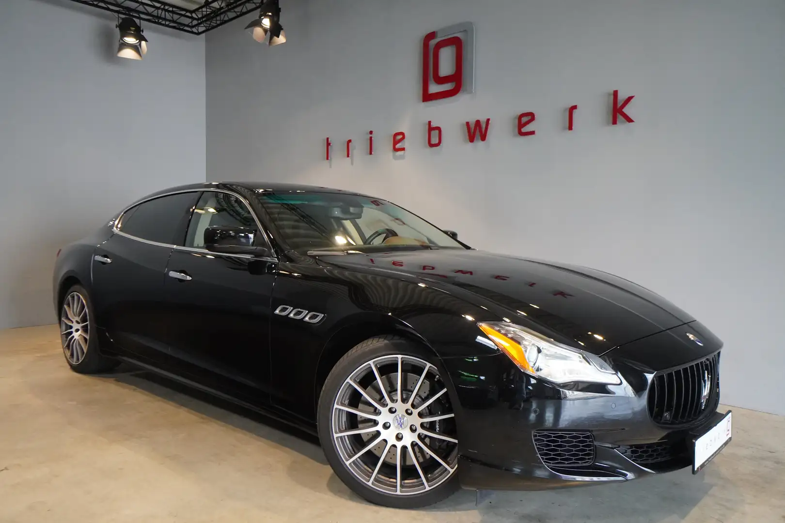 Maserati Quattroporte GTS Automatik-BRD-FZG-U-Frei-1Hd-Top Zustand Schwarz - 1