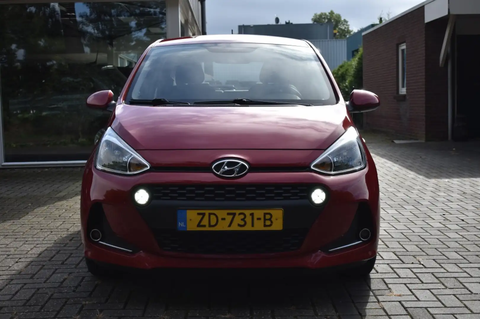 Hyundai i10 1.0i Comfort AIRCO ELEK RAMEN CRUISE BLEUTOOTH Rouge - 2