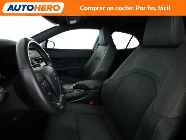 Lexus UX view 11