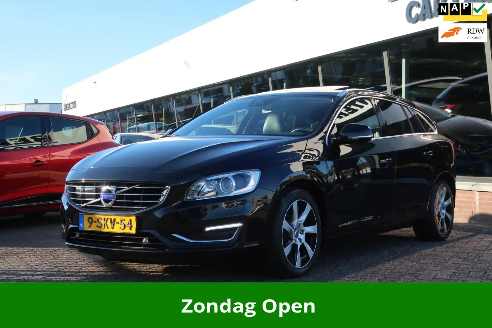 Volvo V60 2.4 D6 AWD Plug-In Hybrid Summum LED_ADAP-CRUIS_BL Zwart - 1