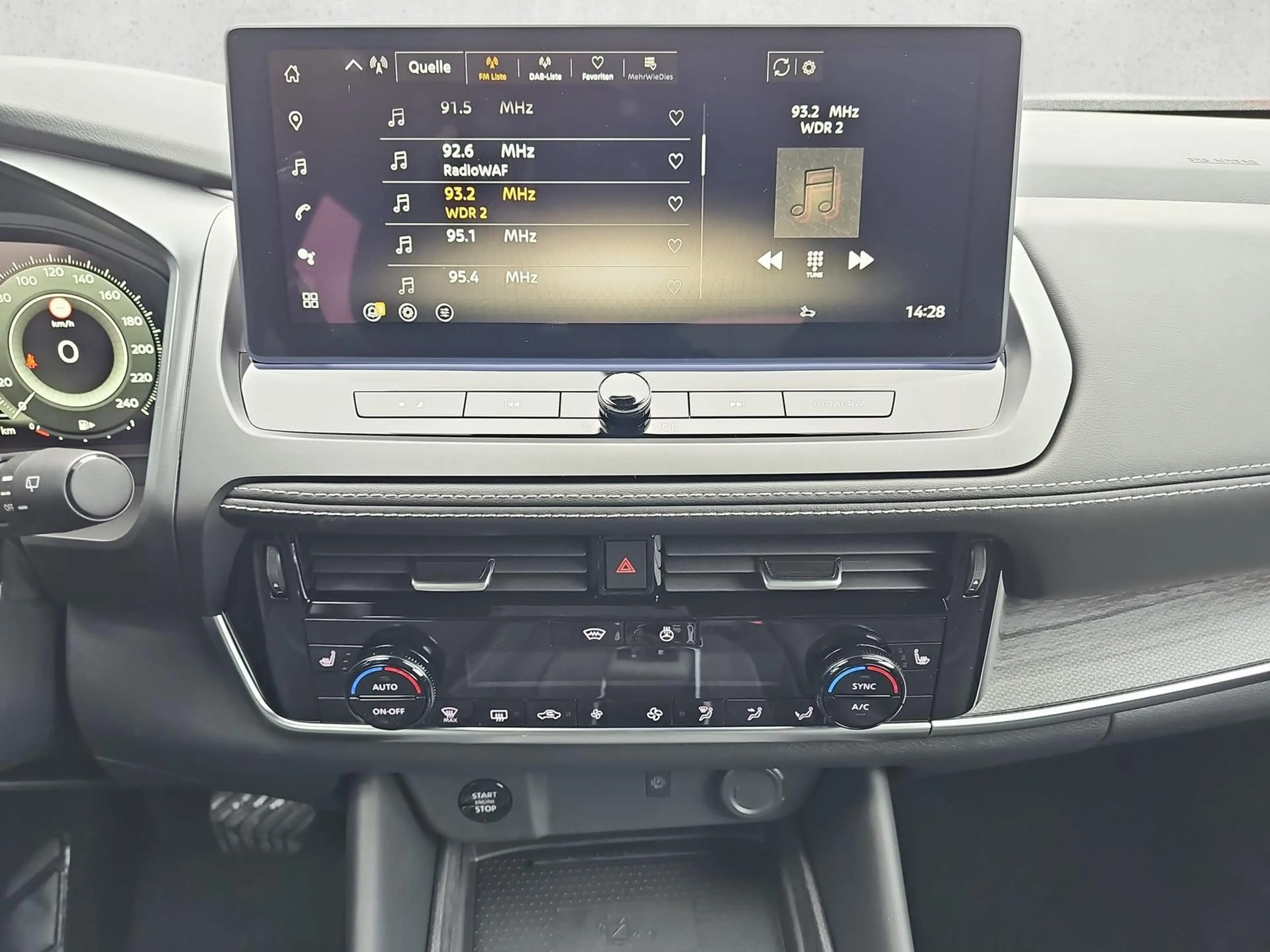 Nissan Qashqai 1.3 DIG-T X-Tronic 4WD Tekna HUD Pano 116 kW (1... — photo 12