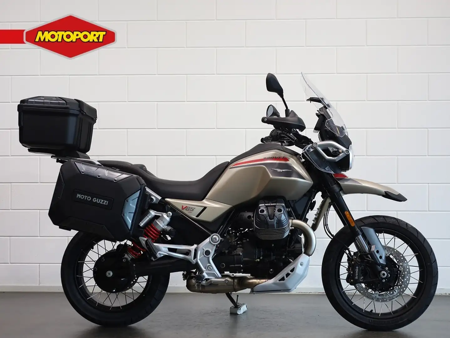 Moto Guzzi V 85 TT Travel + Topcase - 1
