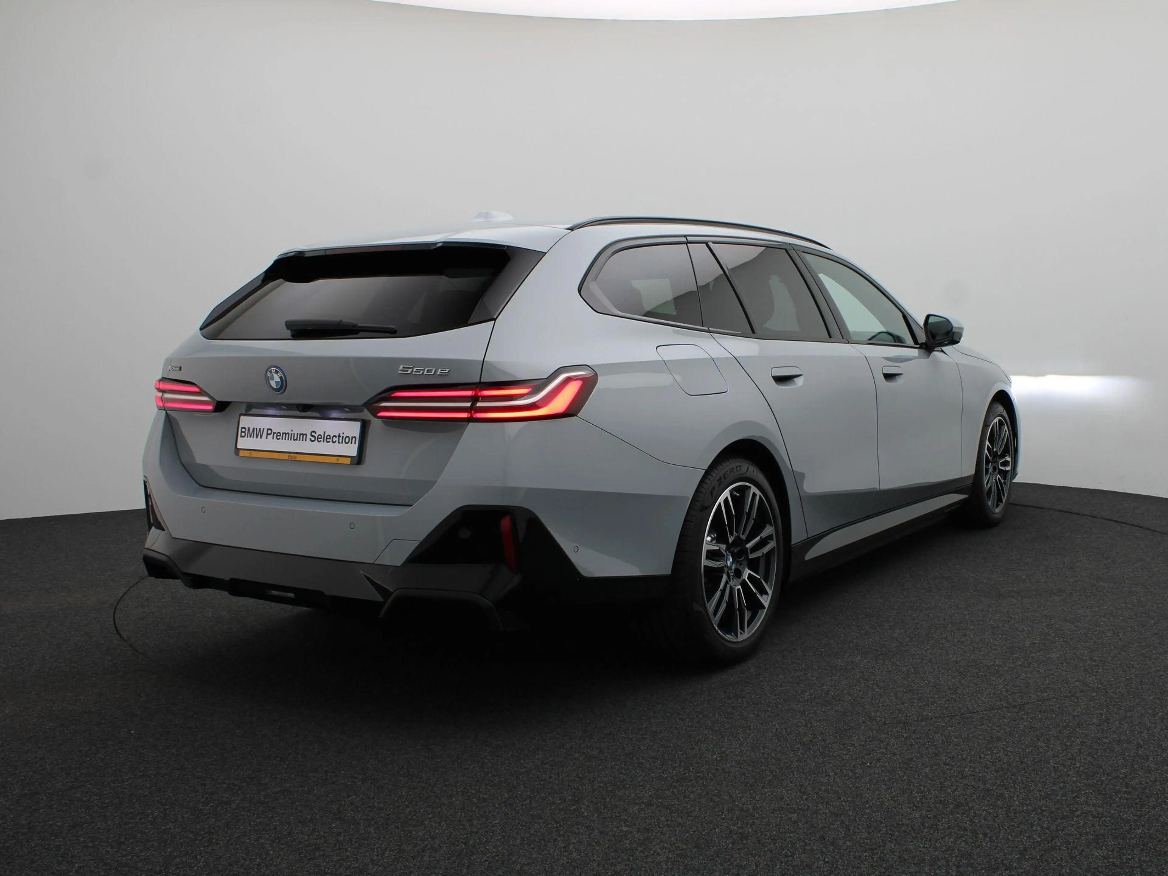 BMW 550 5 Serie Touring 550e xDrive M Sportpakket | Innova — photo 2