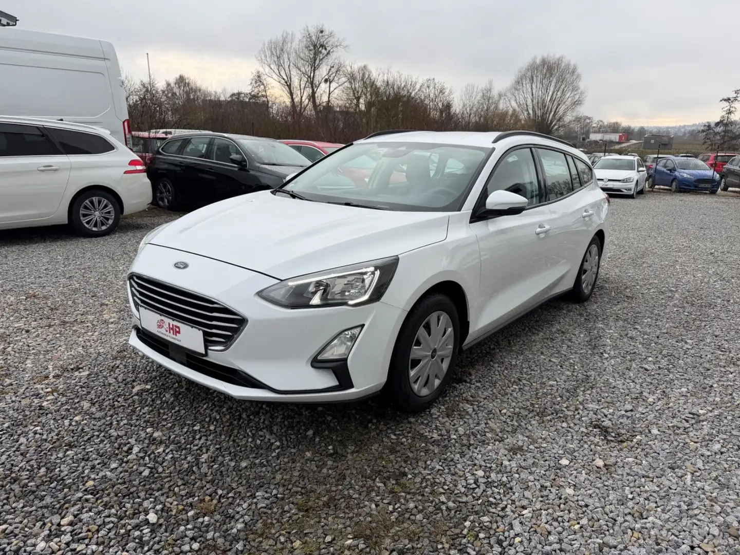 Ford Focus Turnier 1.5 ECOB/1.Hand/LED/Tempomat/AHK Blanc - 1