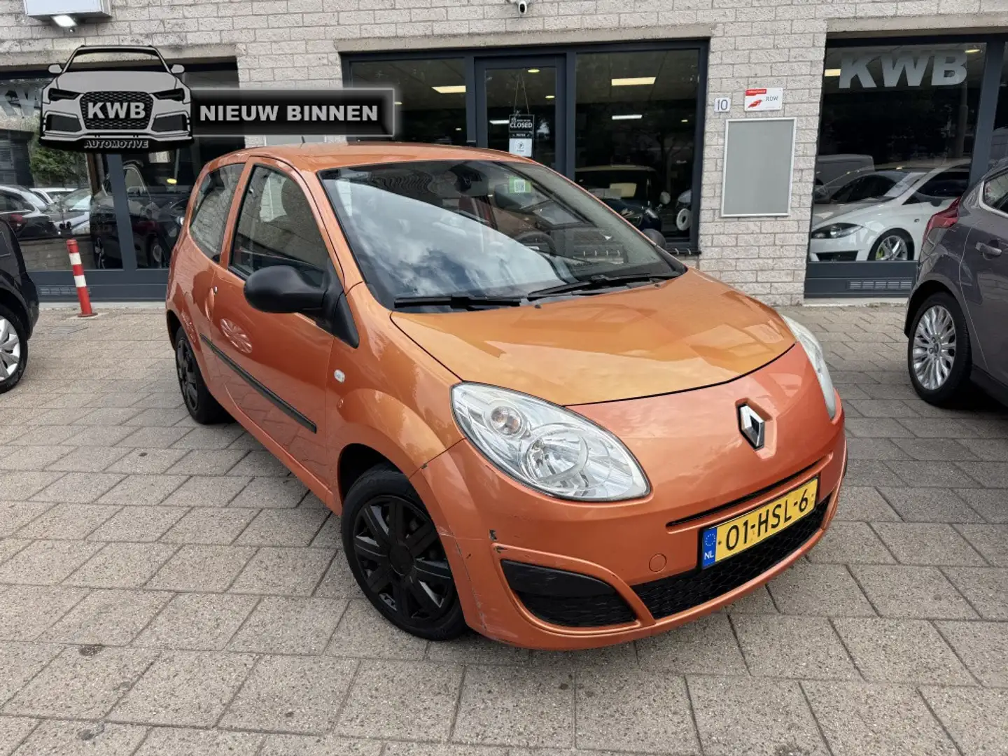 Renault Twingo 1.2 Authentique Airco Apk NAP Oranje - 1