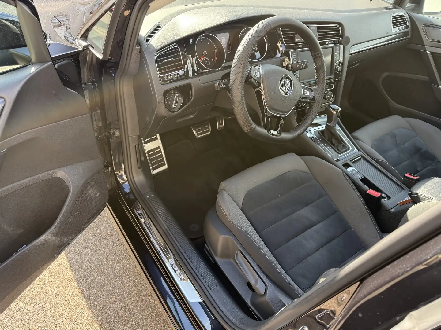 Volkswagen Golf 2.0 TDI DSG BMT Highline Variant Highline Black - 1