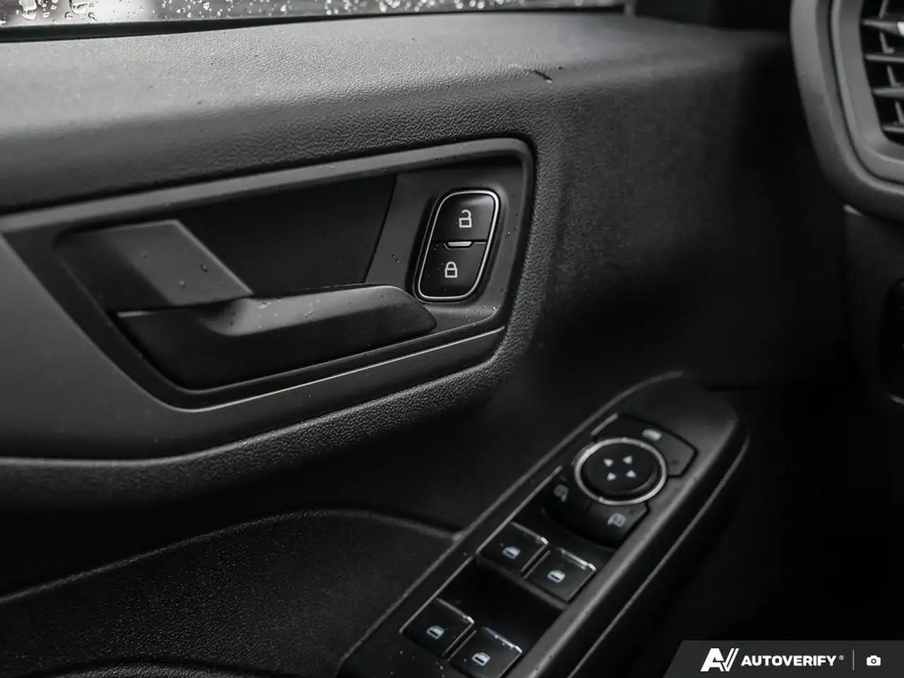 Ford Escape снимка Ford Escape