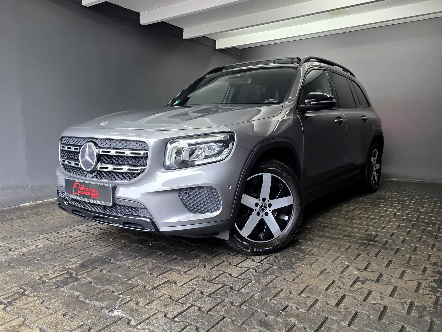 Mercedes-Benz GLB 220 d 8G-DCT, NIGHT, PANORAMA, LED, AHK, NAVI Gris - 1