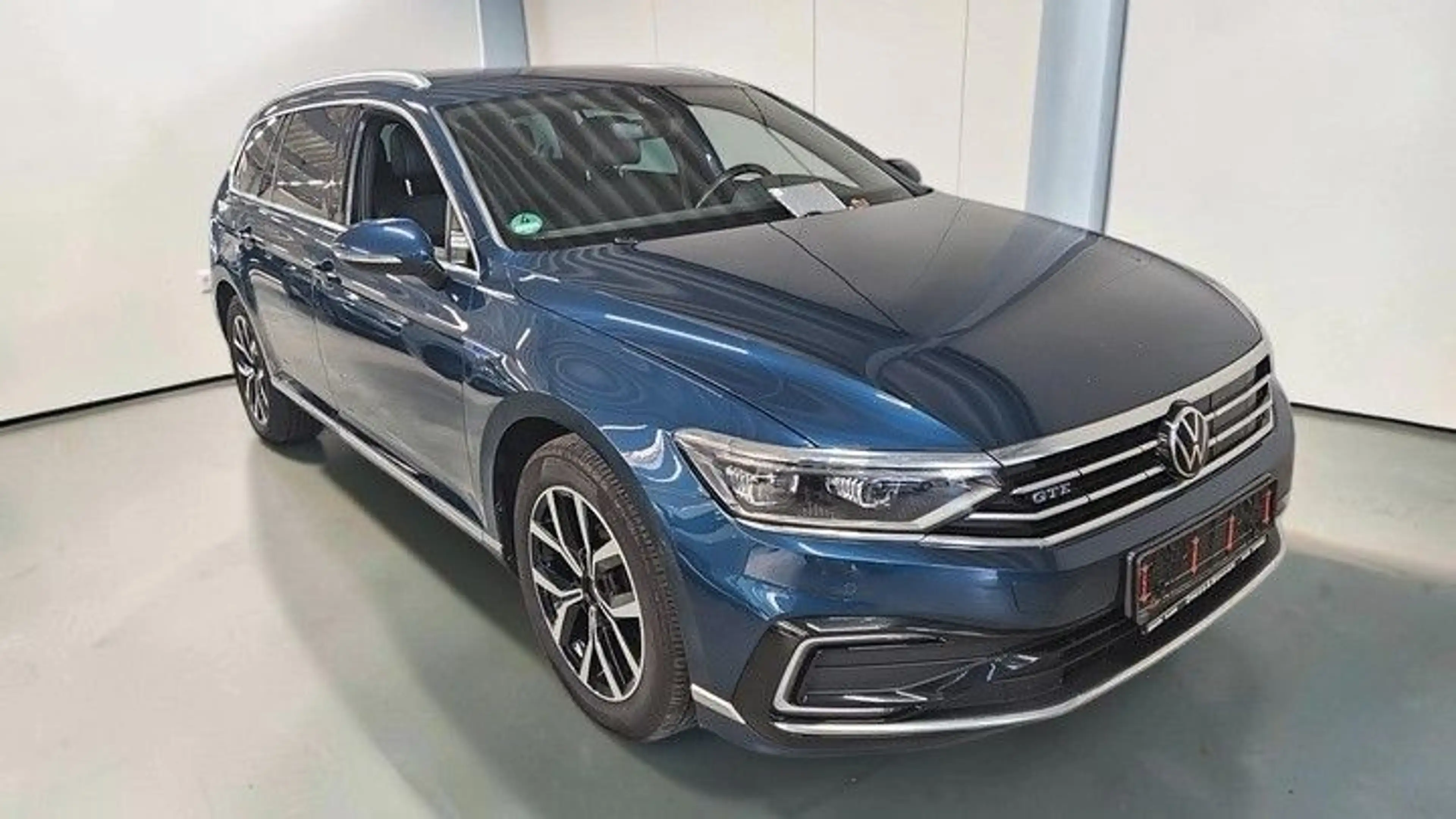 Volkswagen Passat Variant Passat Var. GTE LED-IQ*ACC*LEDER*VIRTUAL*MASSAGE — photo 2