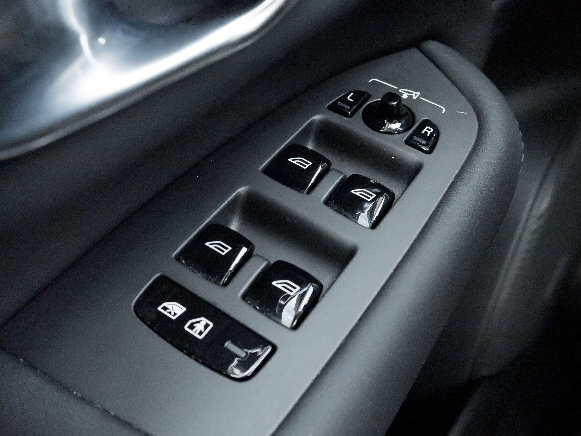 2026 Volvo XC90 B6 AWD Core 7-Seater |CPO FINANCE RATE fr 2.99%* thumb 14