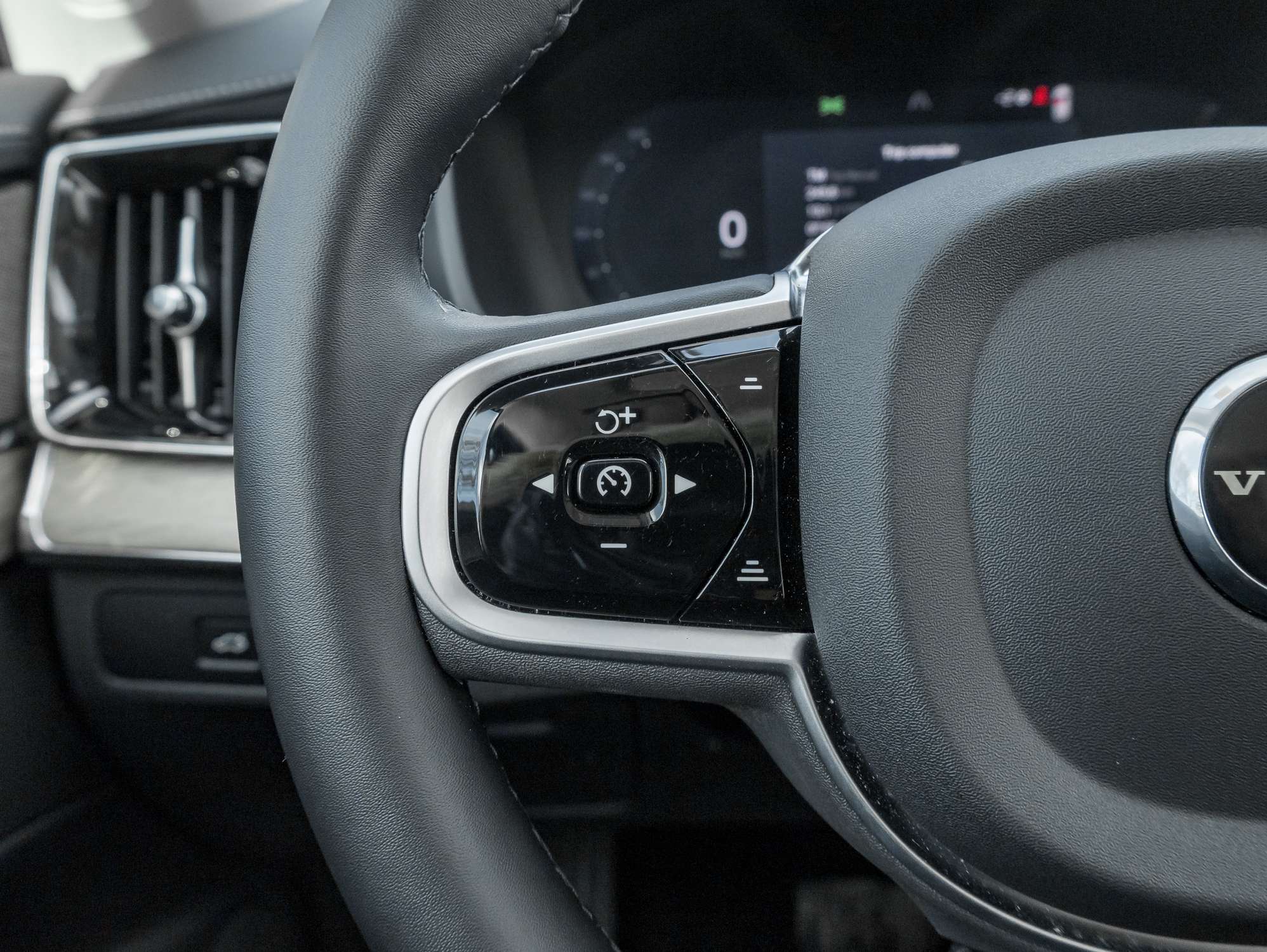 2026 Volvo XC90 B6 AWD Core 7-Seater |CPO FINANCE RATE fr 2.99%* thumb 11