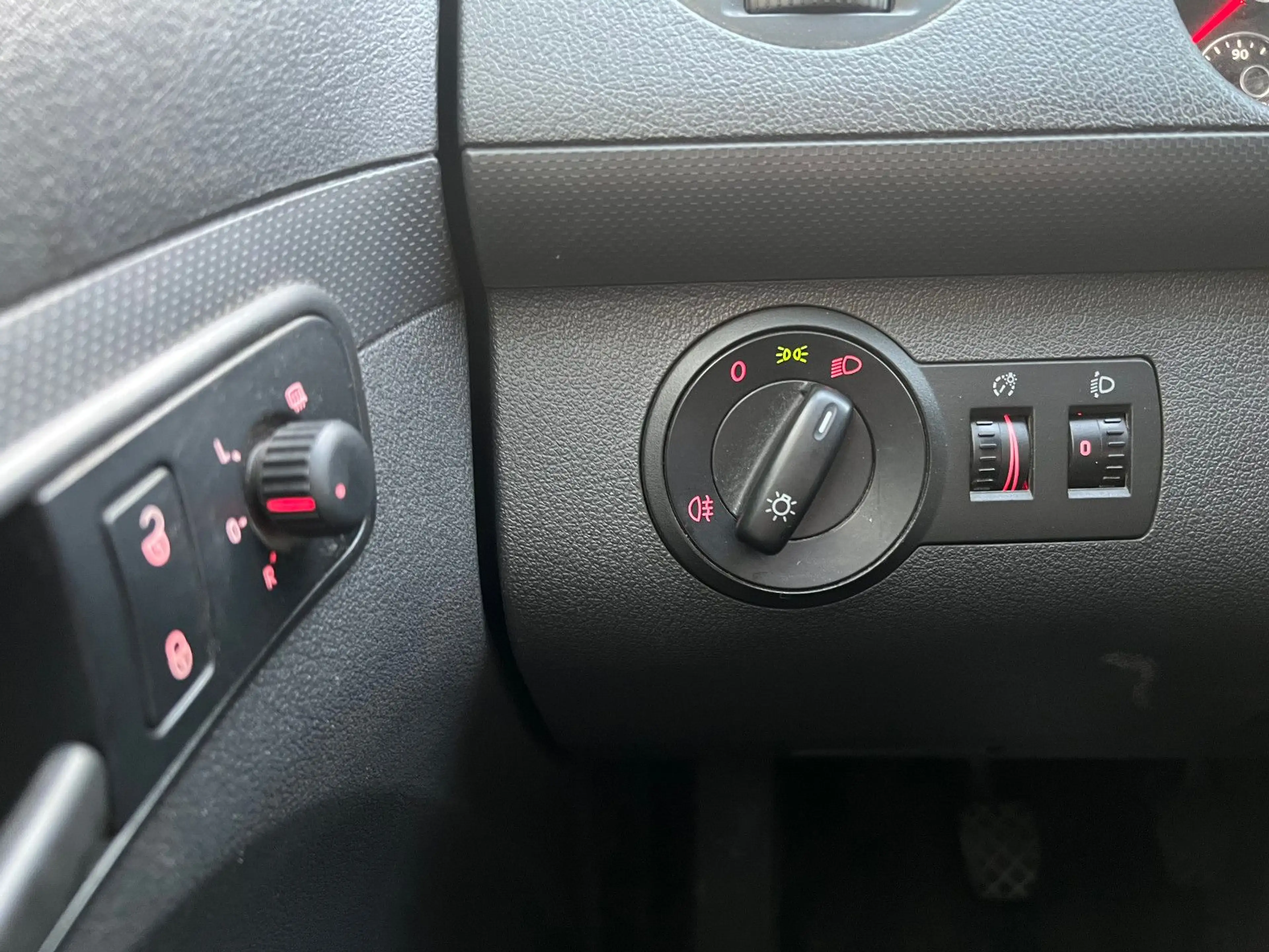Volkswagen Caddy Kasten Flügeltüren AHK TÜV NEU — photo 13
