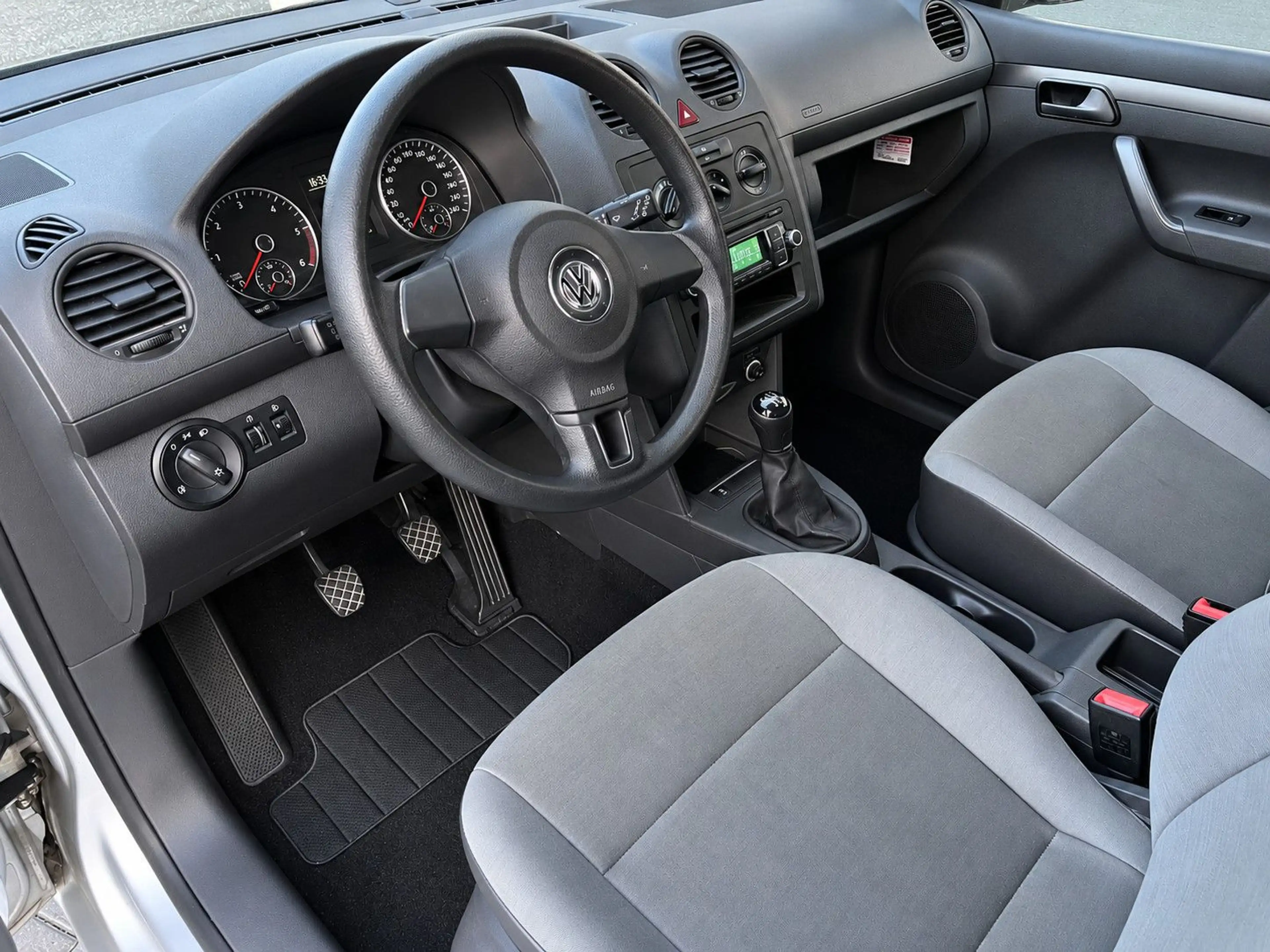 Volkswagen Caddy Kasten Flügeltüren AHK TÜV NEU — photo 10