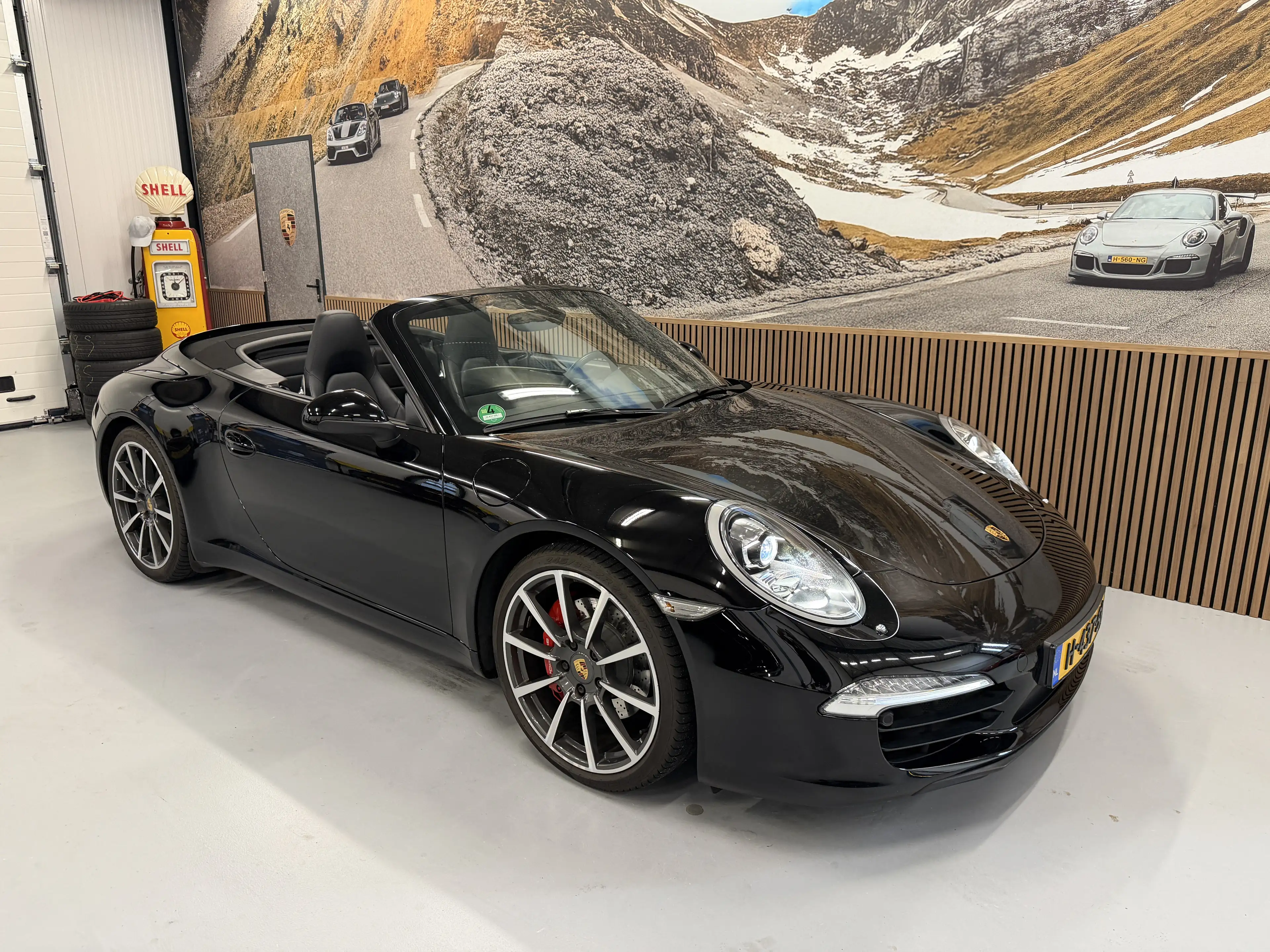 Porsche 911 3.8 Carrera S — photo 2