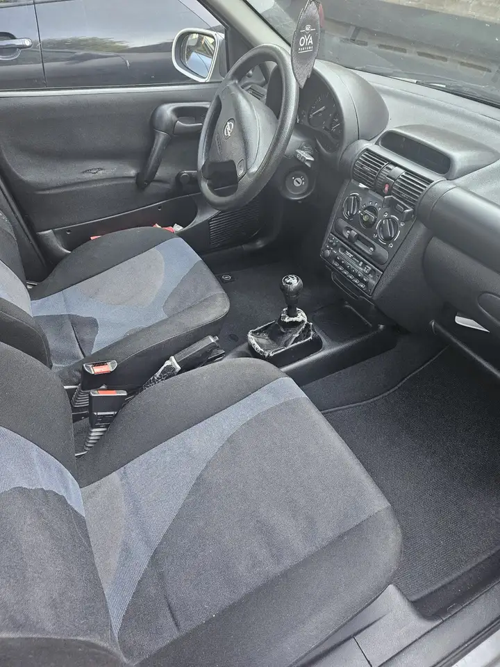 Opel Corsa 16V Edition 100, foto 4