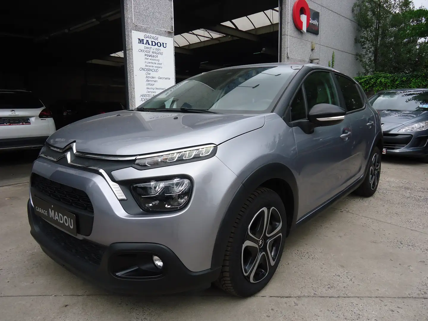 Citroen C3 C3 1.2i PureTech Elle S Plateado - 1