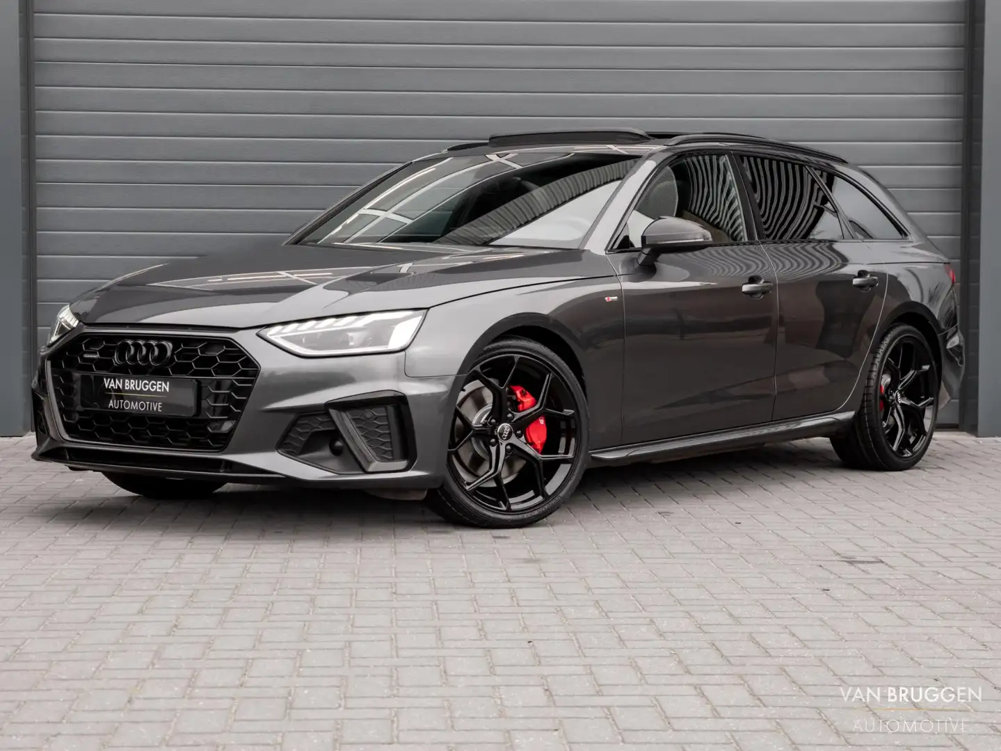 Audi A4 Avant 40 TFSI Quattro S-Line Pano S4 B&O ACC BTW 1 Grijs - 1