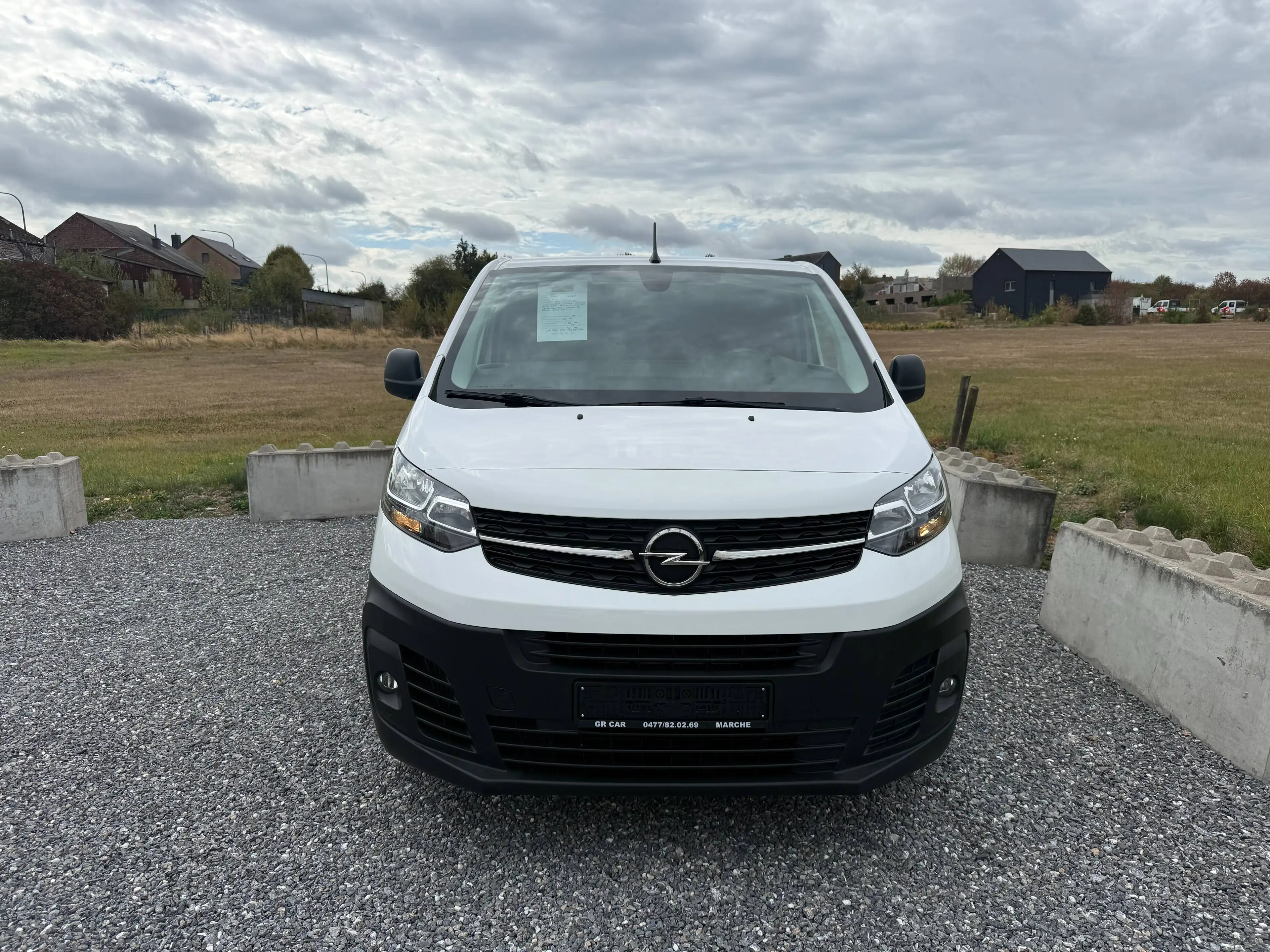Peugeot Expert 2.0L L2 **Automatique Full options 16.500eHTVA** — photo 8