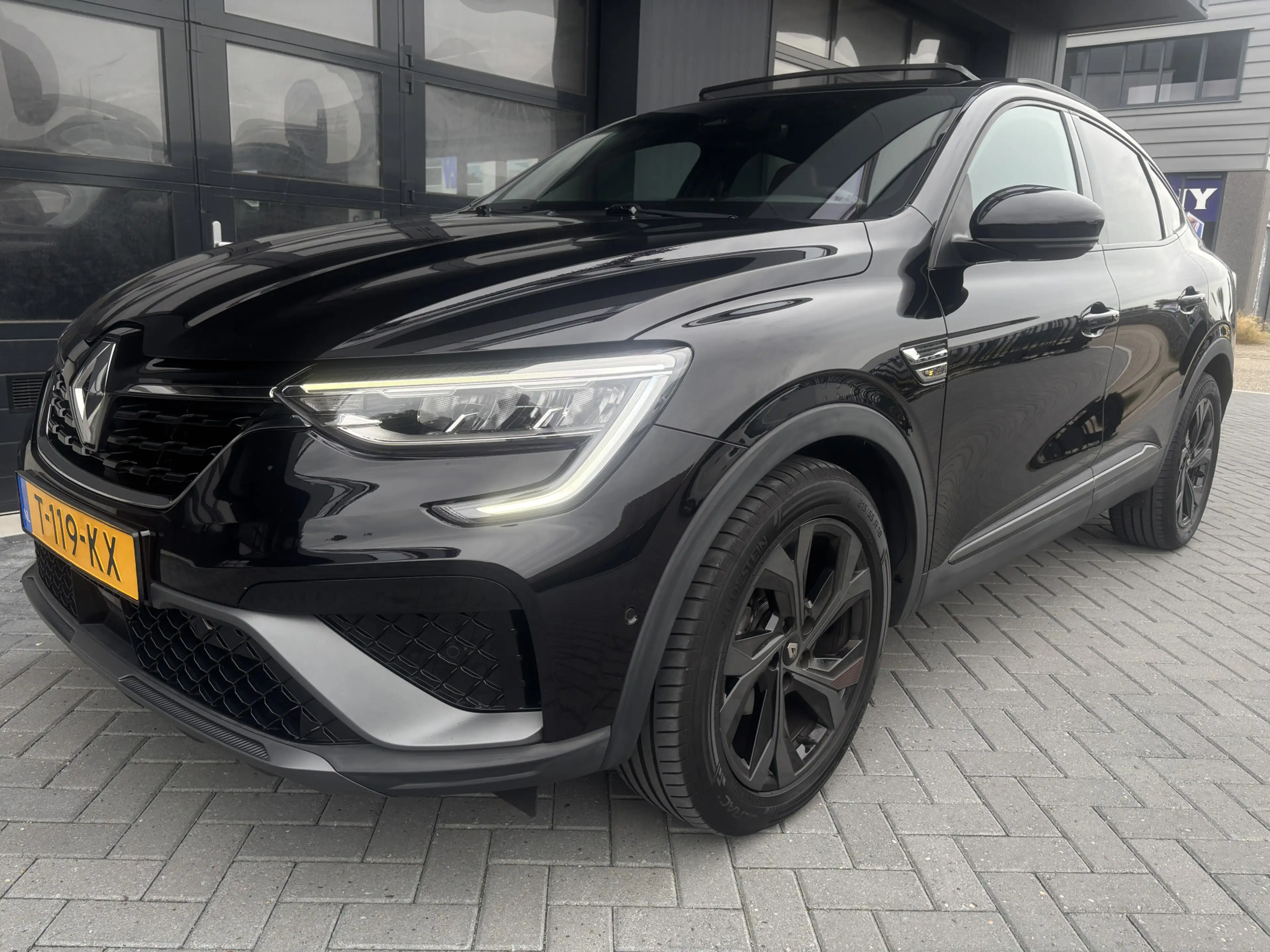 Renault Arkana 1.3 mild hybrid 160 R.S. line Pano 360 camera — photo 11