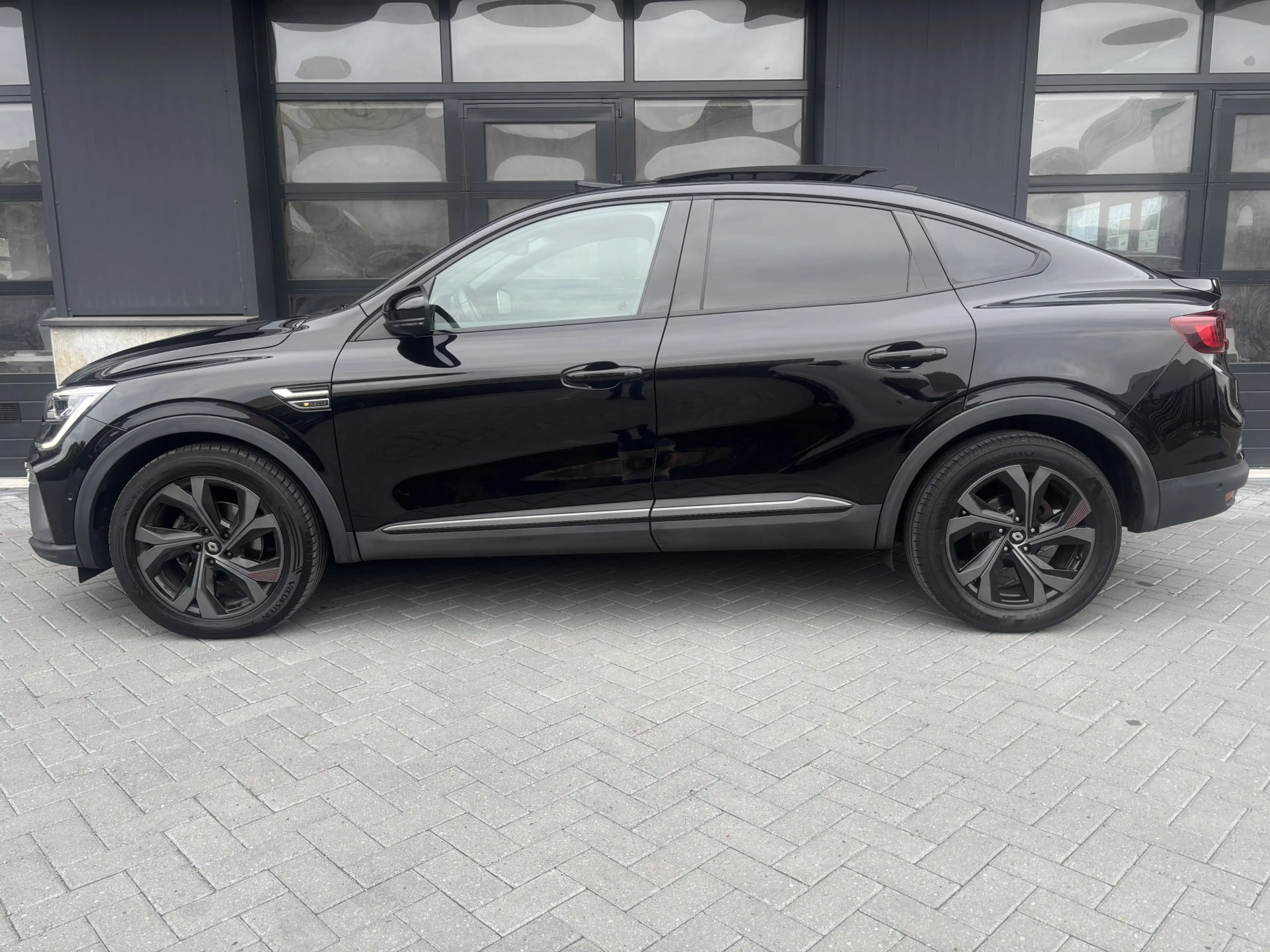 Renault Arkana 1.3 mild hybrid 160 R.S. line Pano 360 camera — photo 10