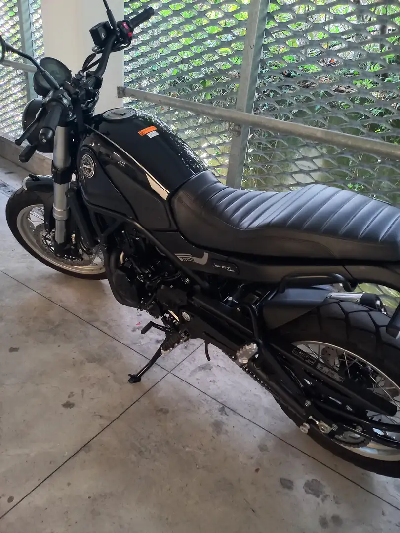Benelli Leoncino Travel Černá - 1