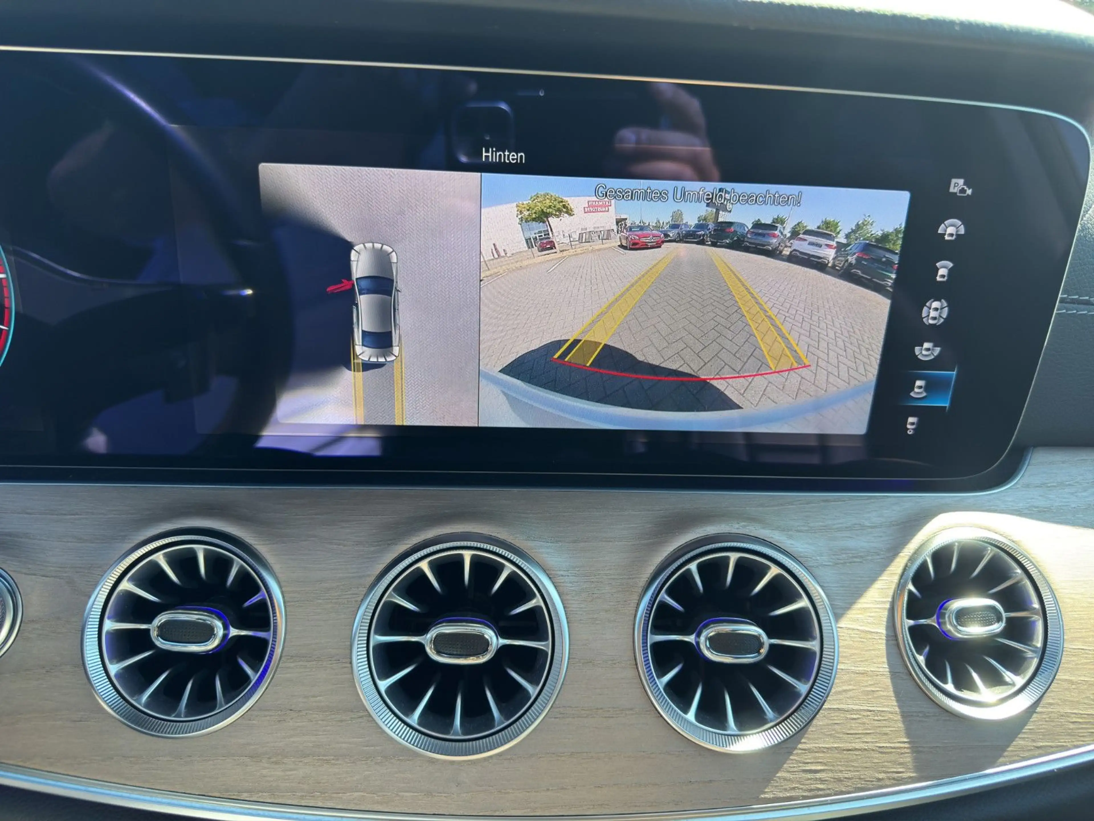 Mercedes-Benz CLS 400 d AMG Burmester|PANO|AHK|DISTR|WIDE|VOLL — photo 14