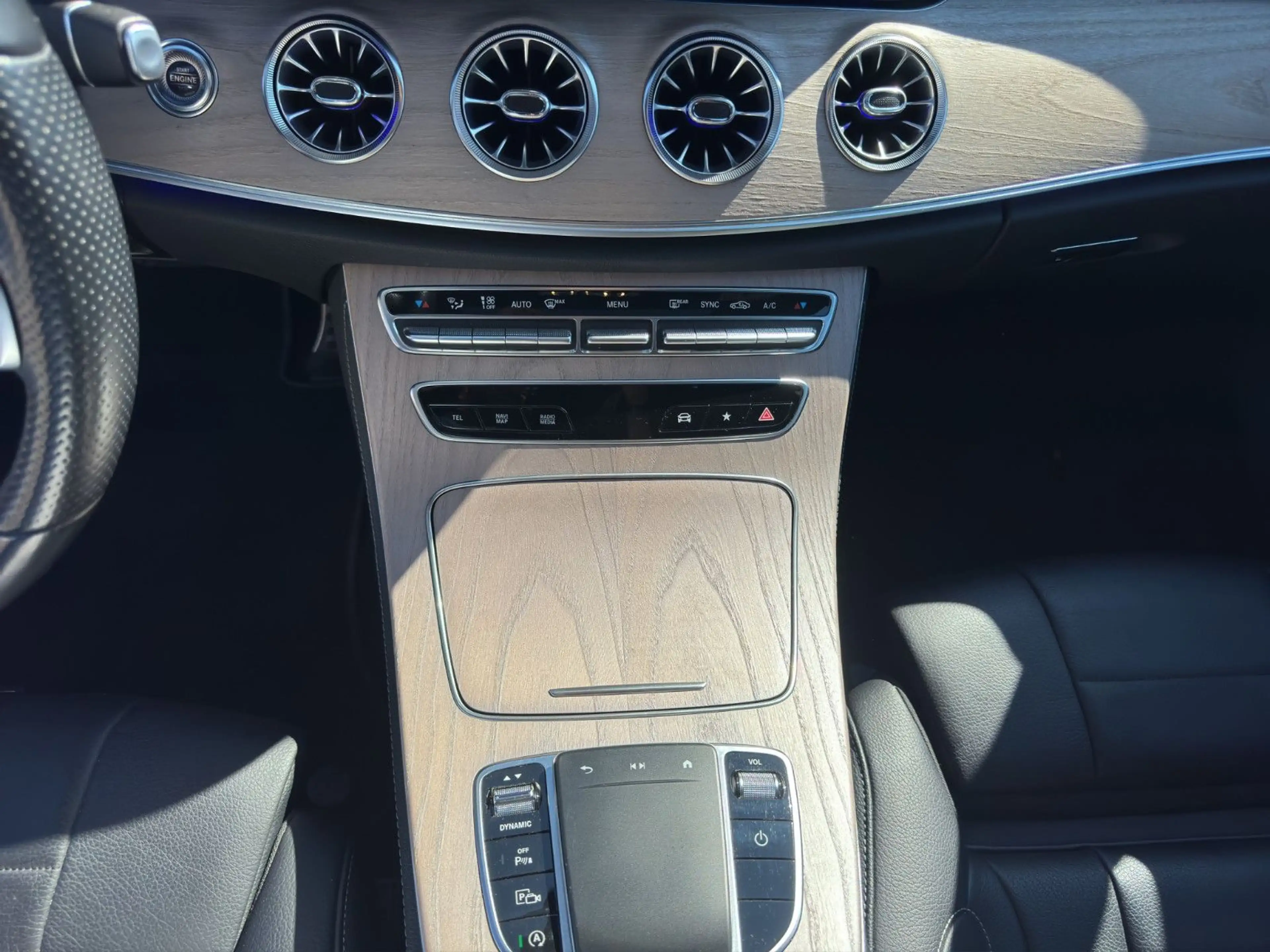 Mercedes-Benz CLS 400 d AMG Burmester|PANO|AHK|DISTR|WIDE|VOLL — photo 15