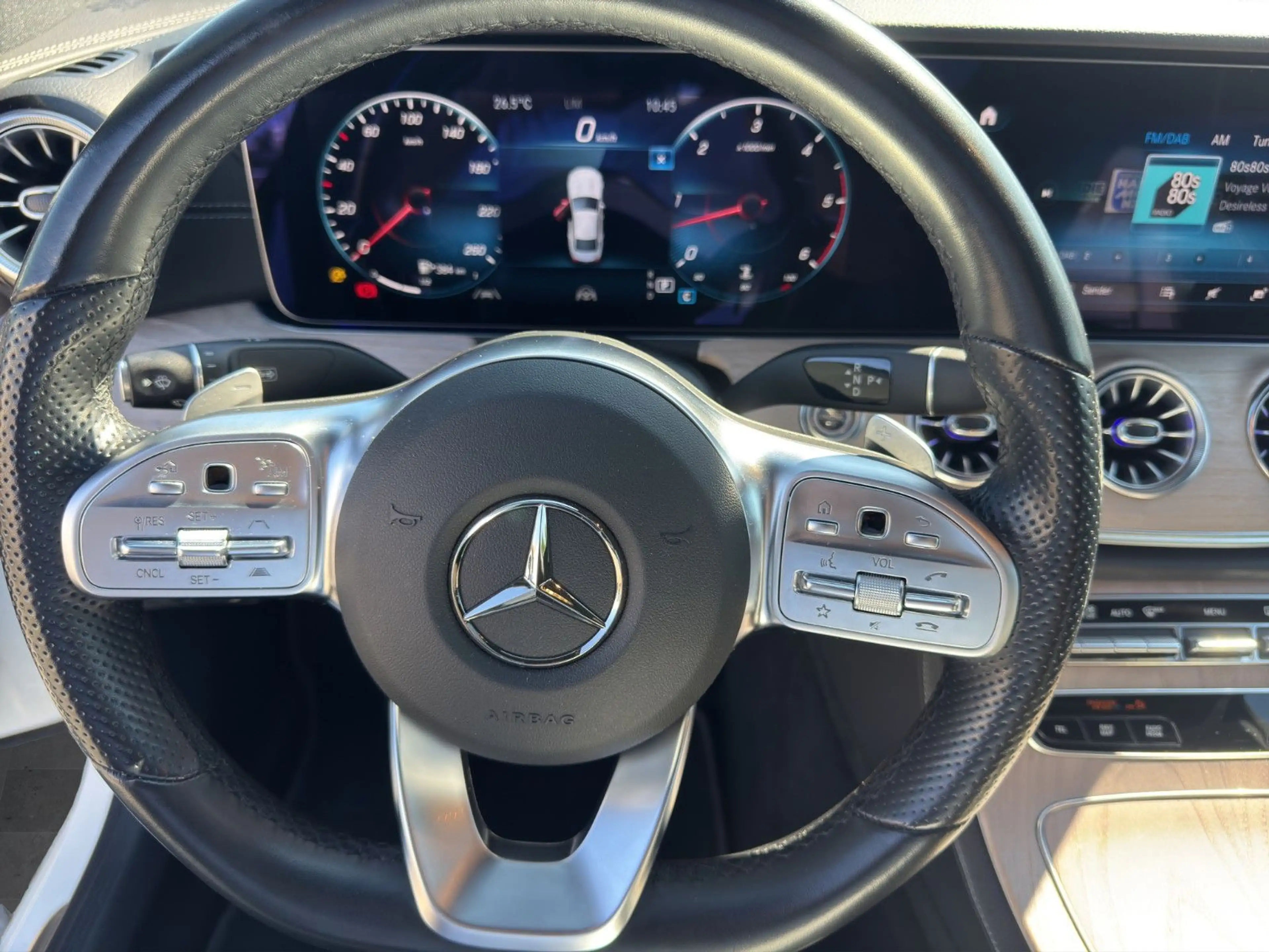 Mercedes-Benz CLS 400 d AMG Burmester|PANO|AHK|DISTR|WIDE|VOLL — photo 13