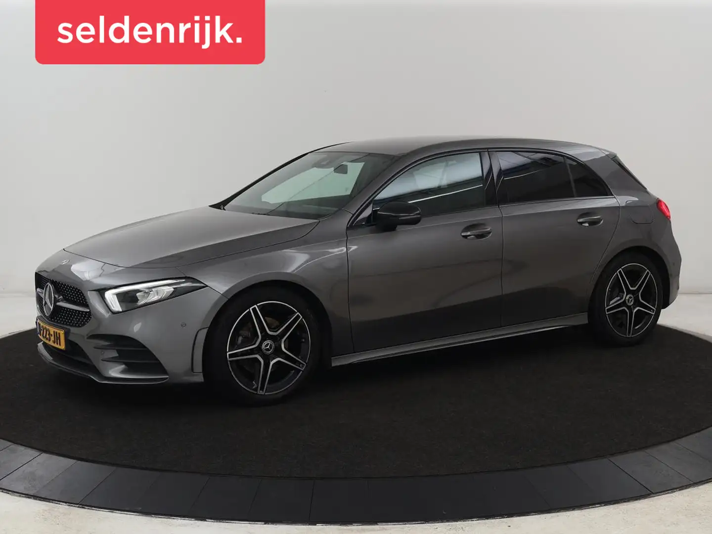 Mercedes-Benz A 180 AMG | Stoelverwarming | Leder/Alcantara | Sfeerver Gris - 1