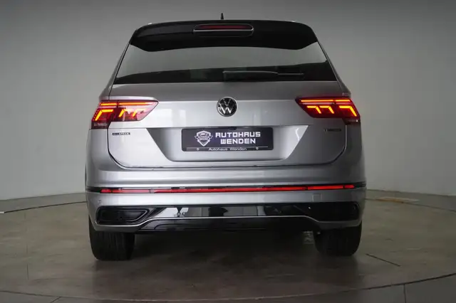 Volkswagen Tiguan Allspace view 6