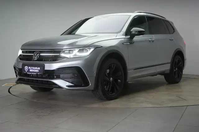Volkswagen Tiguan Allspace view 3