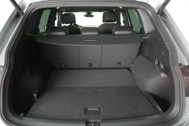 Volkswagen Tiguan Allspace view 7