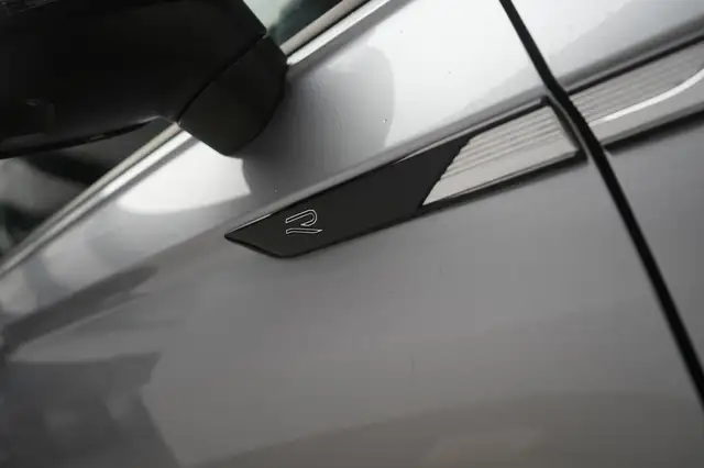 Volkswagen Tiguan Allspace view 13