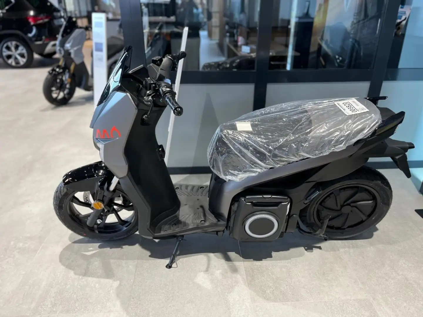SEAT MO 125 eScooter Frühjahrsaktion Gri - 2