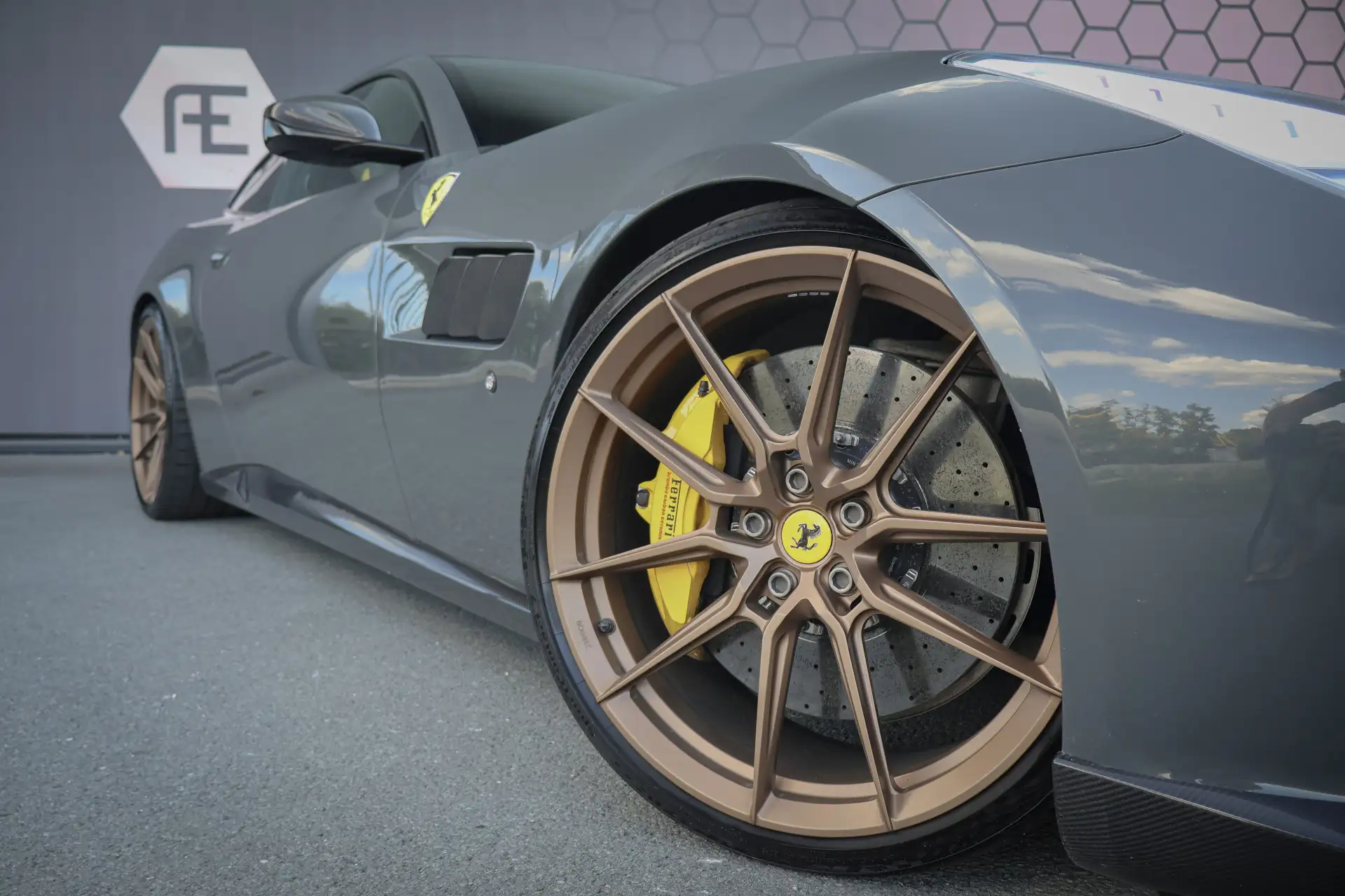 페라리 GTC4 루쏘 2019 건메탈 사진 3