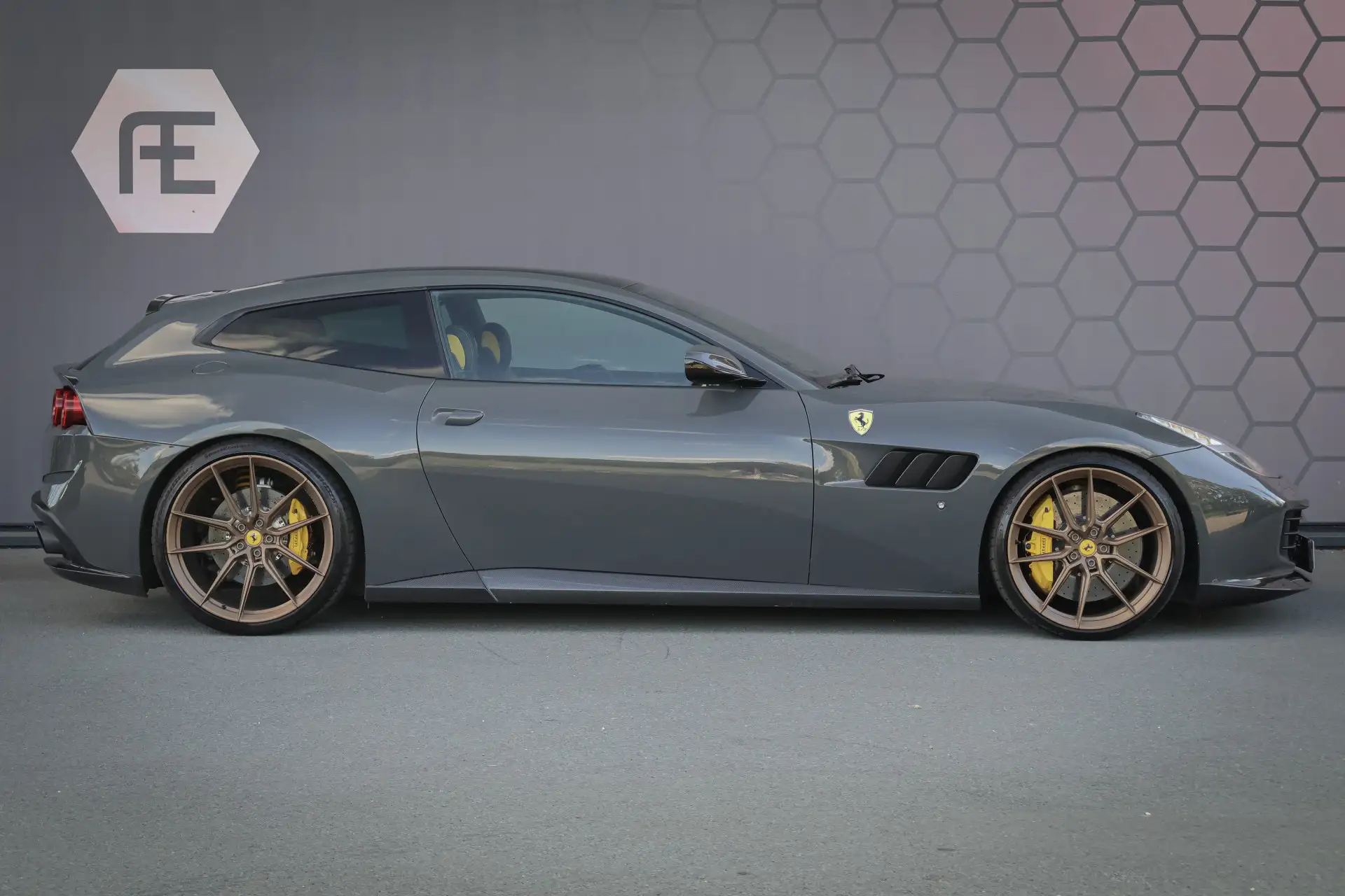 페라리 GTC4 루쏘 2019 건메탈 사진 4