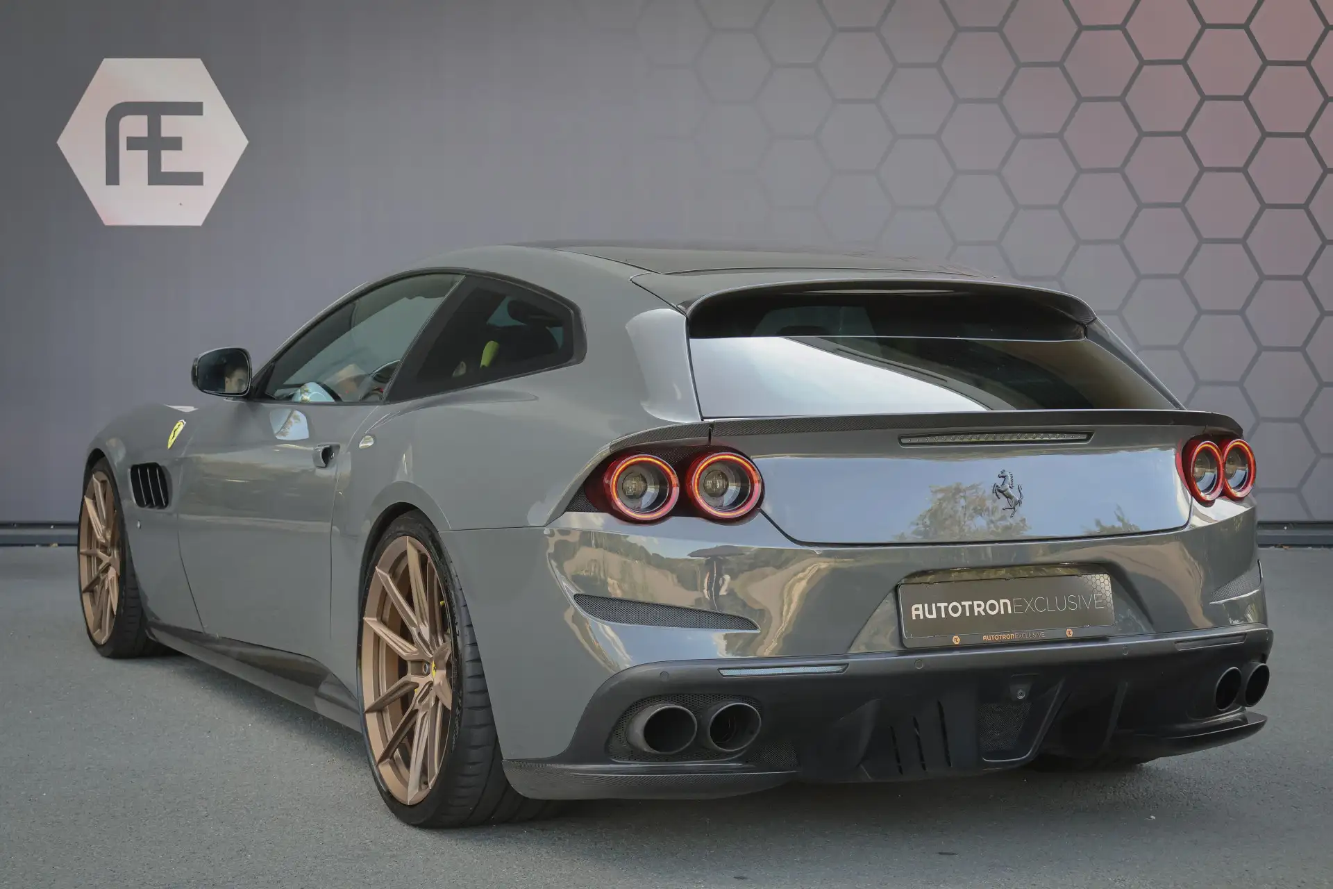 페라리 GTC4 루쏘 2019 건메탈 사진 2
