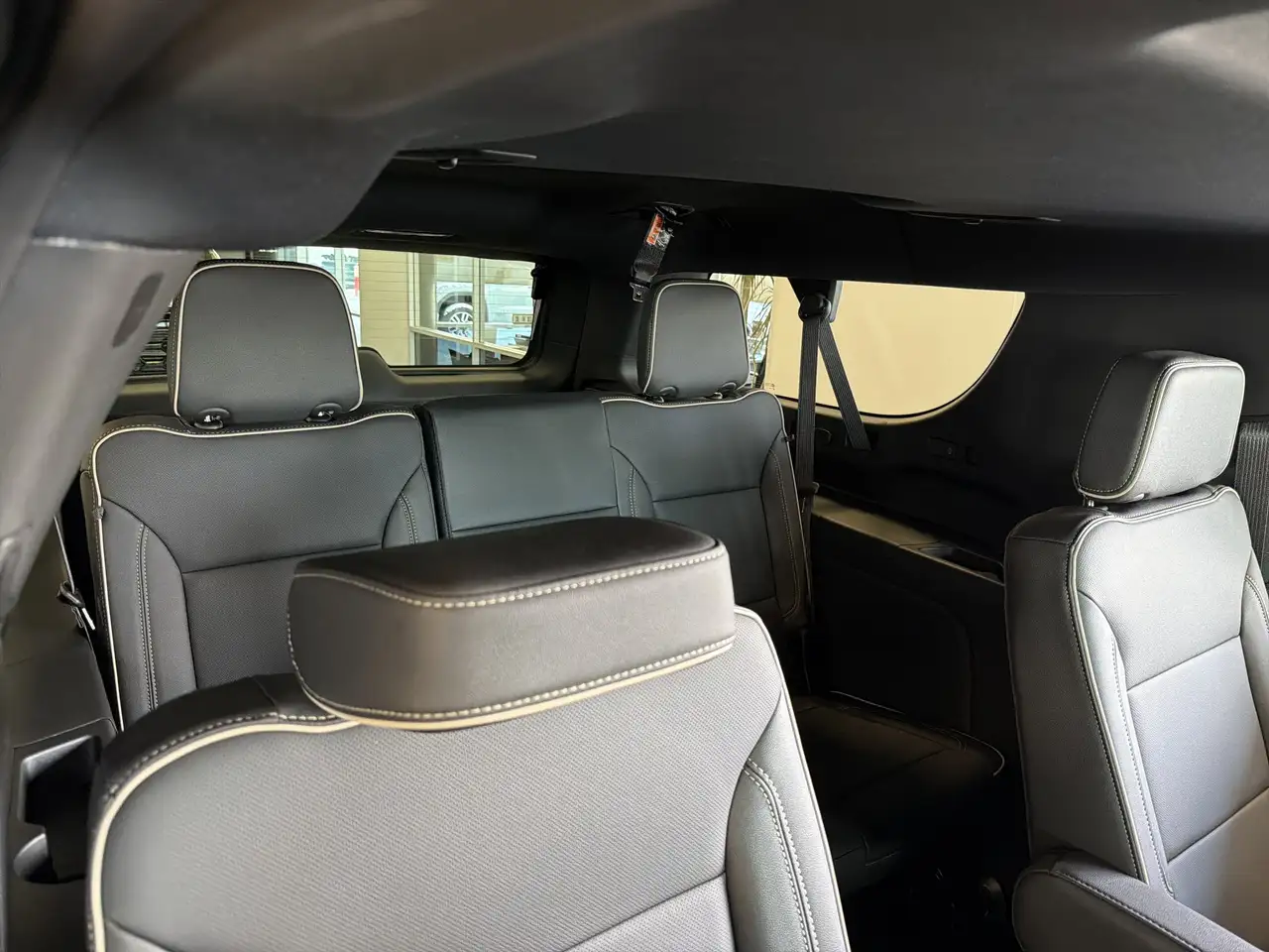 GMC Yukon снимка GMC Yukon