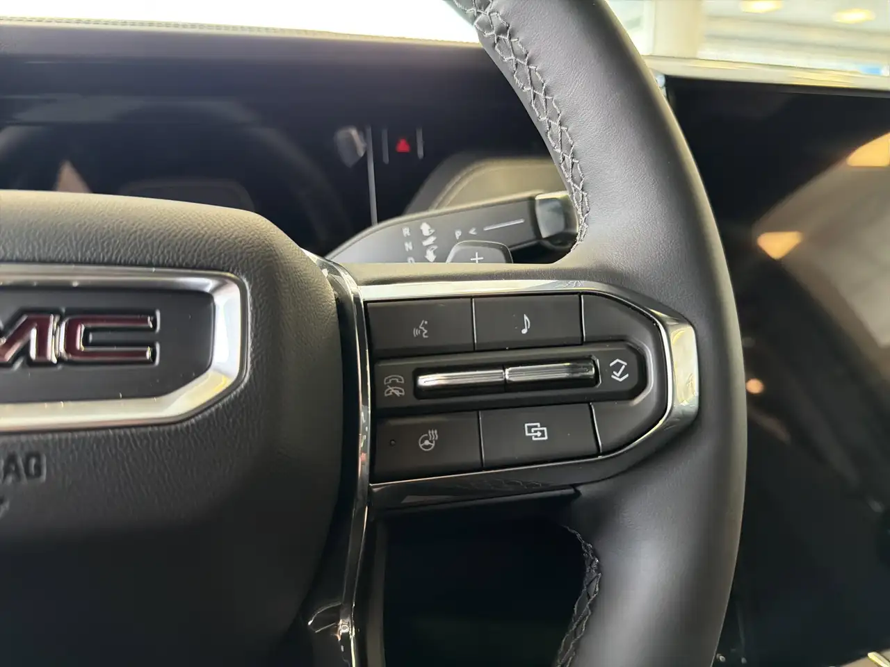 GMC Yukon снимка GMC Yukon