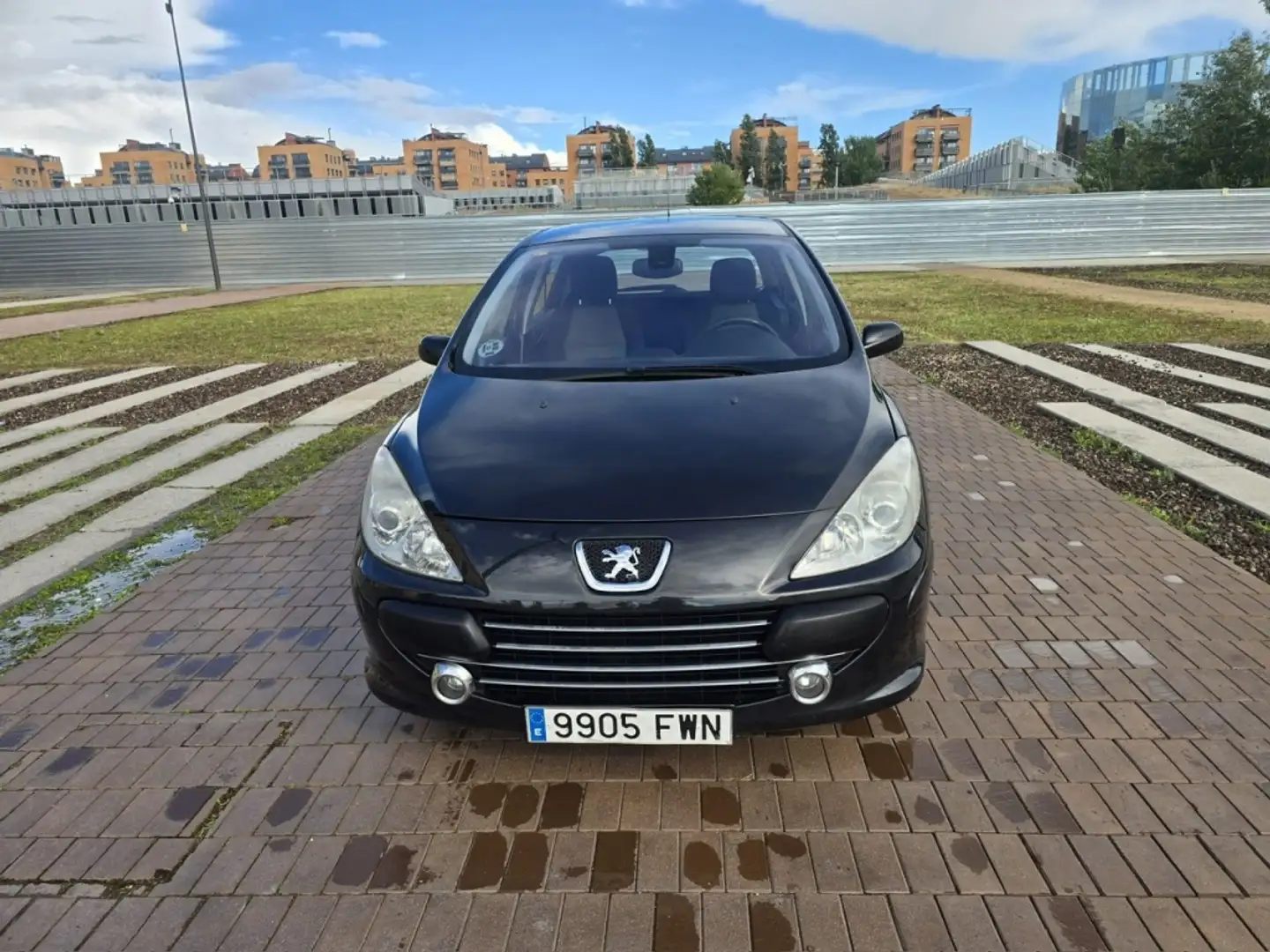 Peugeot 307 1.6HDI X-Line 110 Negro - 2