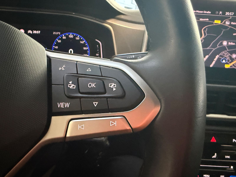 Volkswagen T-Roc 1.5 TSI Style DSG LED ACC NAVI AHK MASSAGE — photo 23