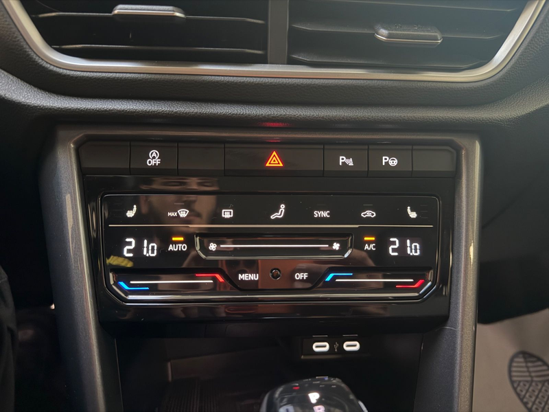 Volkswagen T-Roc 1.5 TSI Style DSG LED ACC NAVI AHK MASSAGE — photo 25