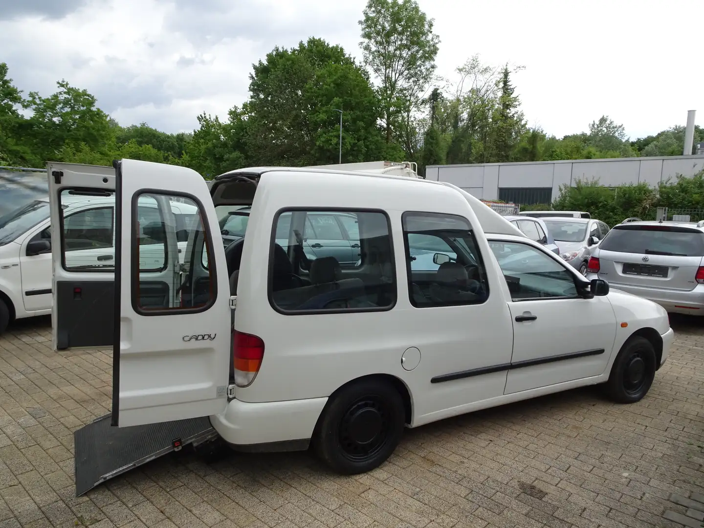 Volkswagen Caddy TDI 9K9BN6-Klima-Standheizung-SHZ-ELF-FZR-EL Rampe Alb - 2