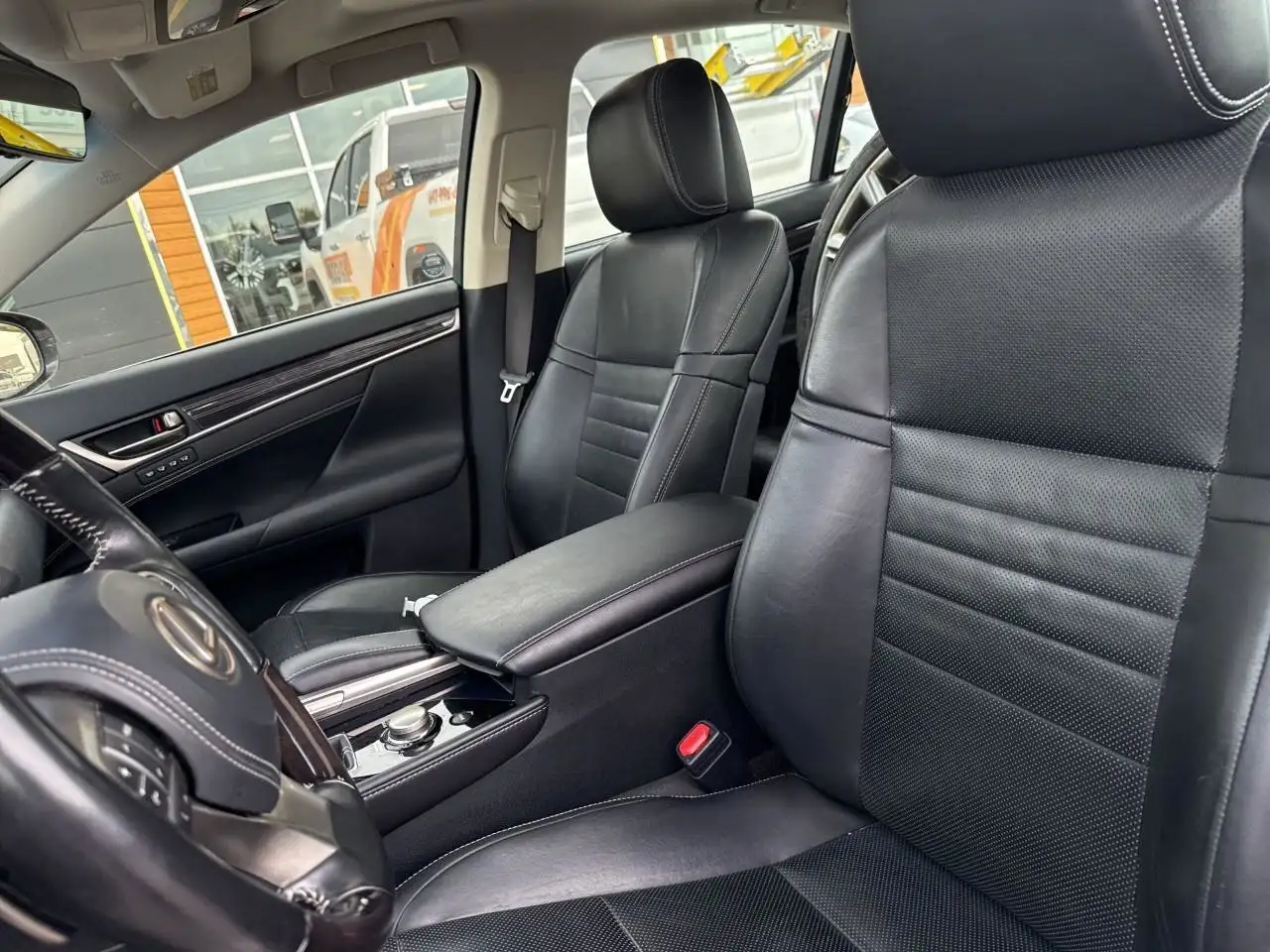 Lexus GS снимка Lexus GS