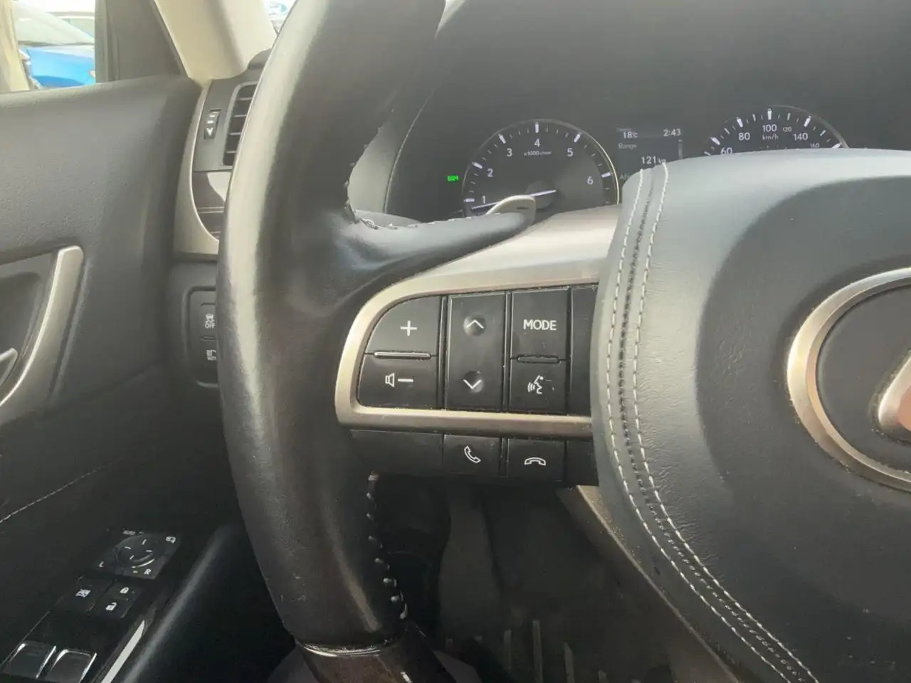 Lexus GS снимка Lexus GS