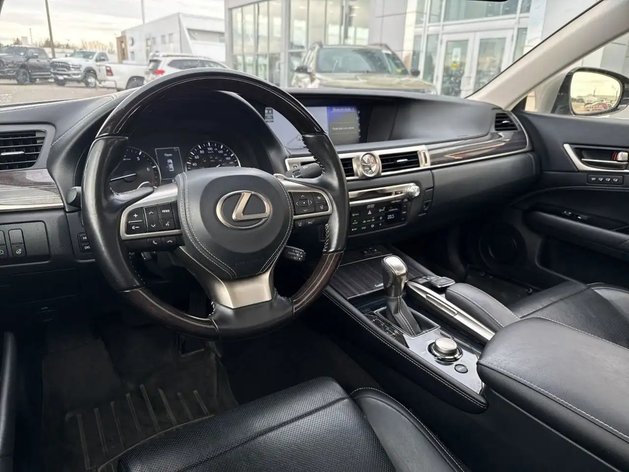Lexus GS снимка Lexus GS