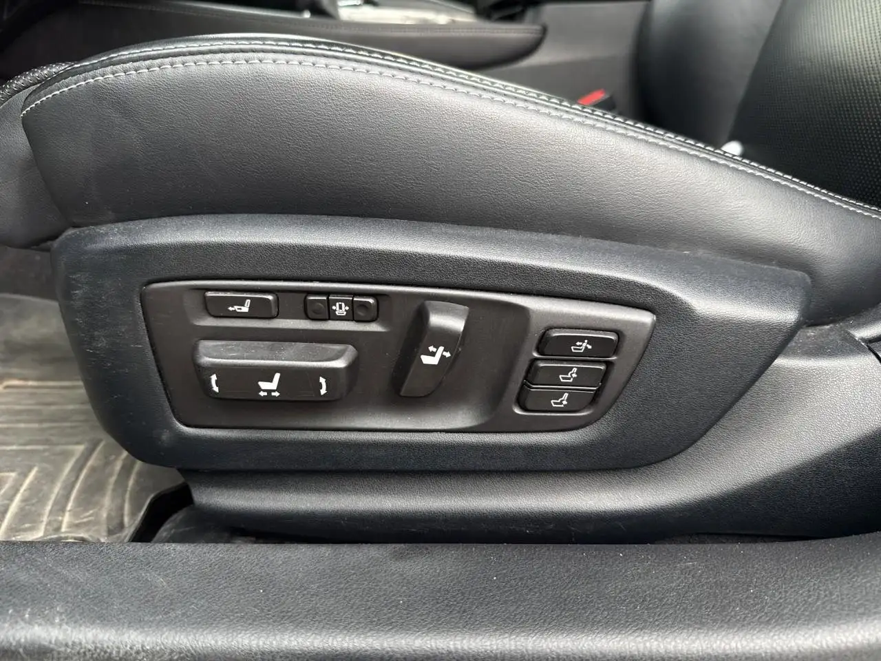 Lexus GS снимка Lexus GS