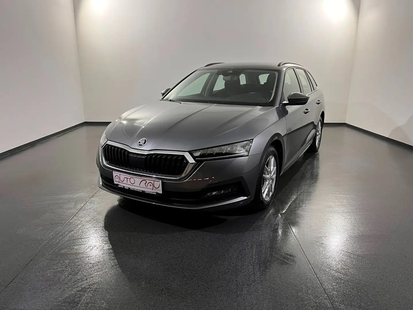 Skoda Octavia Com. 2.0 TDI Ambition DSG *LED*AHK*NAVI* Gris - 2